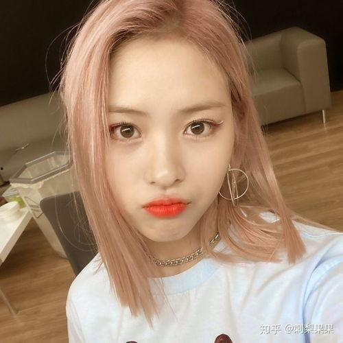 南韩爱豆吃瓜,那些不为人知的“吃瓜”瞬间