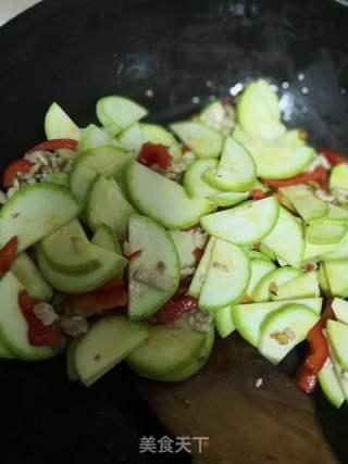 隔夜腌制的生瓜能炒吃吗,探索生瓜腌制炒食新吃法