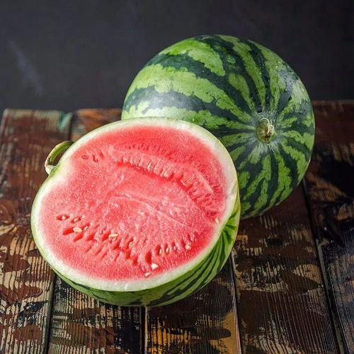 明德亭吃瓜,一场别开生面的夏日盛宴